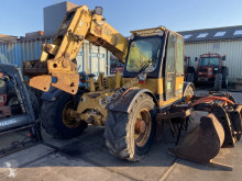 Empilhador braço telescópico Caterpillar TH62 acidentado