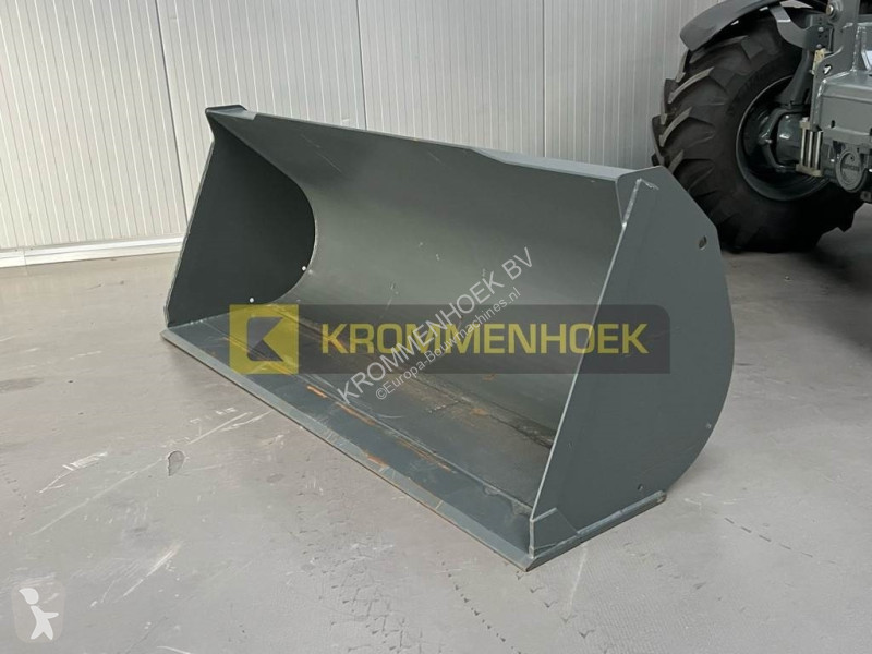 رافعة شوكية تلسكوبية Liebherr T 60-9