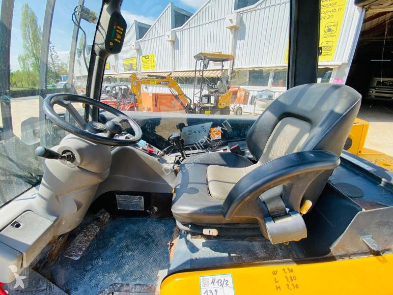 Încărcător telescopic JCB Teletruk