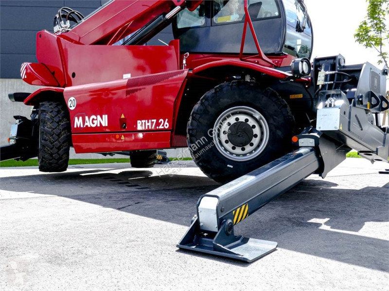 Încărcător telescopic Magni RTH 7.26