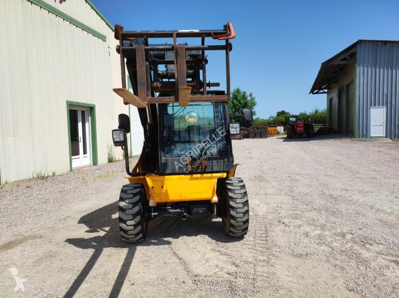 Încărcător telescopic JCB