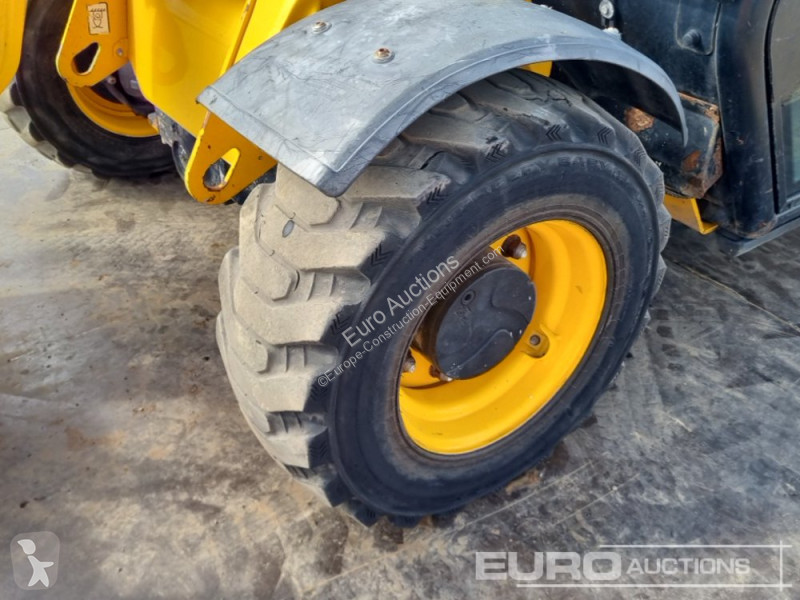 Teleskopický vozík JCB 525-60 Hi Viz