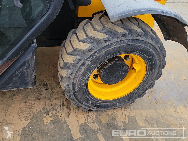 Teleskopický vozík JCB 525-60 Hi Viz