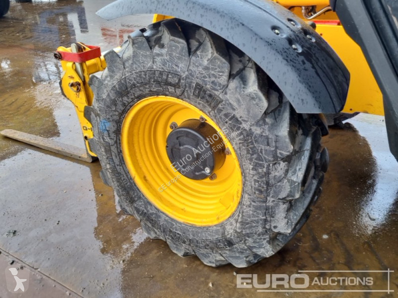 Teleskopický vozík JCB 531-70