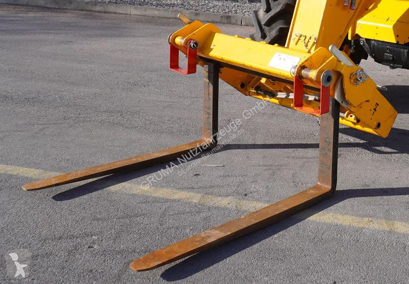 رافعة شوكية تلسكوبية JCB