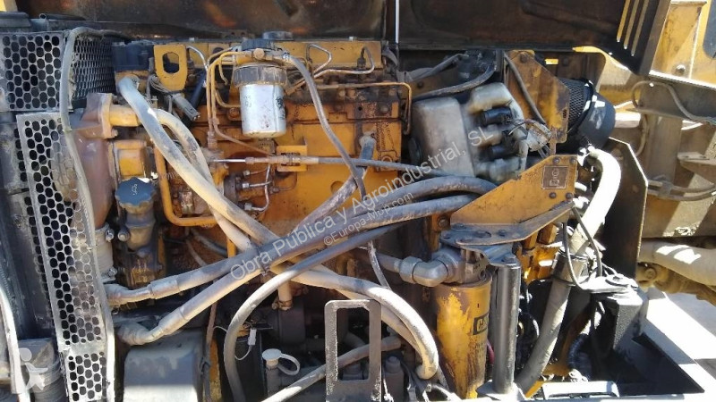 رافعة شوكية تلسكوبية Caterpillar TH63