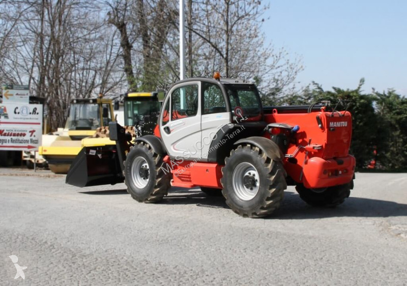 رافعة شوكية تلسكوبية Manitou 100P