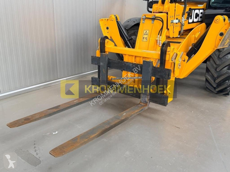رافعة شوكية تلسكوبية JCB HiViz