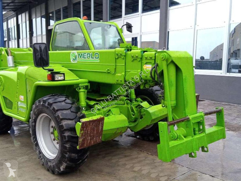 Teleskopický manipulátor Merlo P40.17K