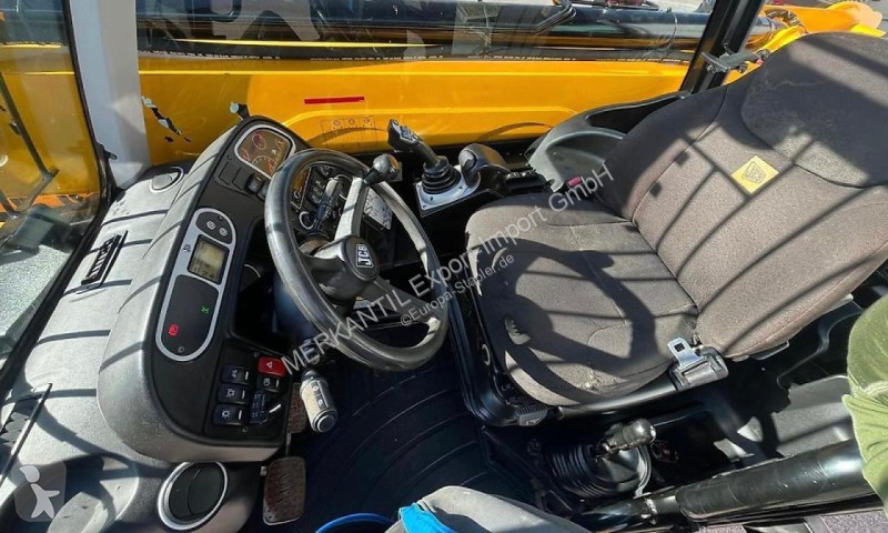 رافعة شوكية تلسكوبية JCB Agri Super Teleskoplader