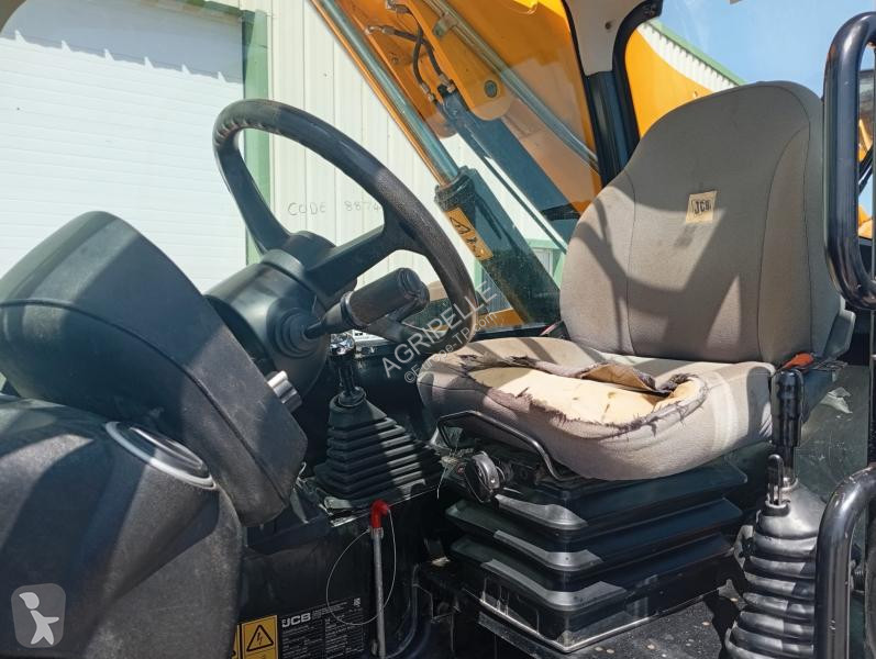 رافعة شوكية تلسكوبية JCB