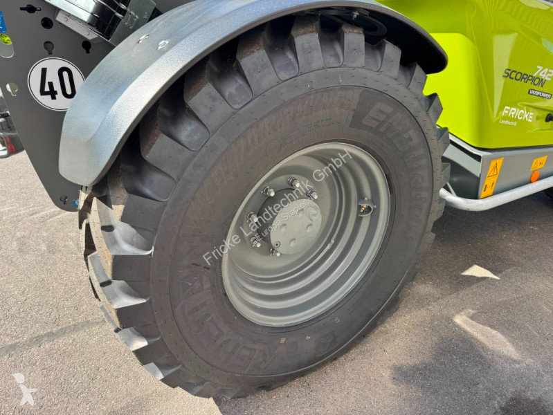 Teleskopisk truck Claas 742 Varipower 3 Night...