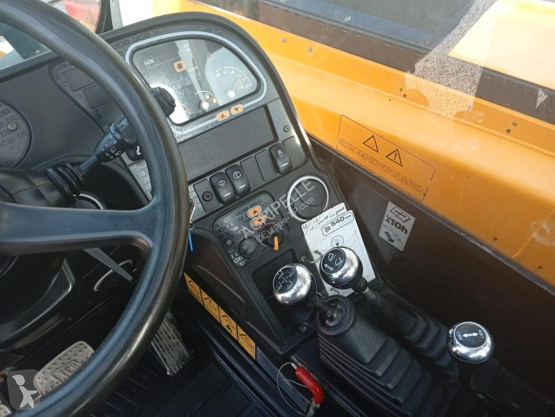 رافعة شوكية تلسكوبية JCB