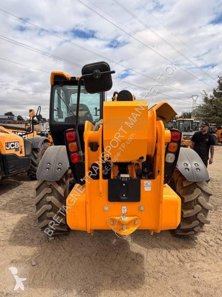 Teleskopický manipulátor JCB 540-180