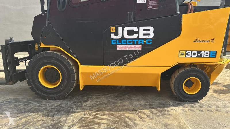 Sollevatori telescopici JCB 30-19E 4x2