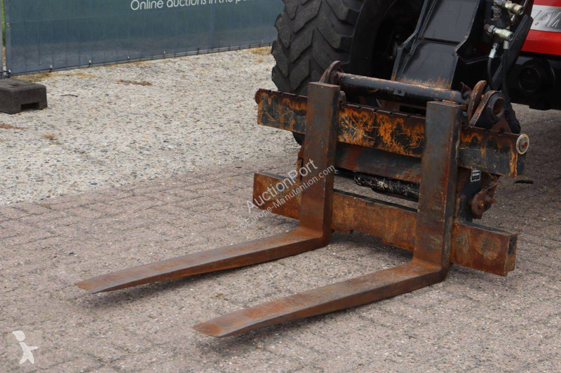 Телескопический погрузчик Manitou MLT 741-140