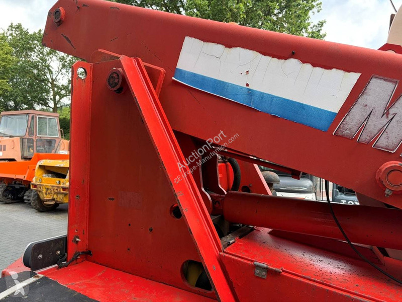 Телескопический погрузчик Manitou MT425CP
