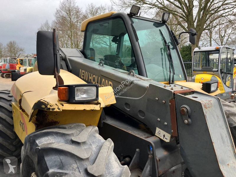 Teleskopický manipulátor New Holland LM410
