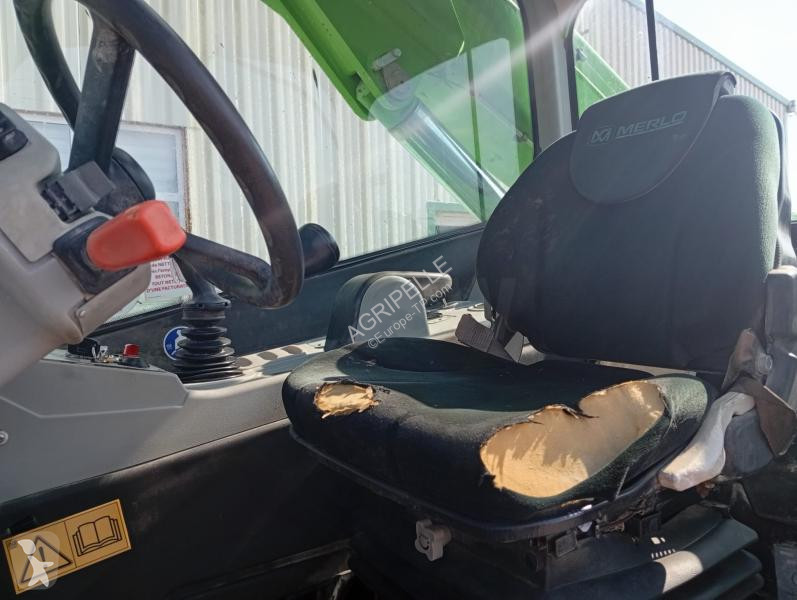 Teleskopický manipulátor Manitou  P38-13