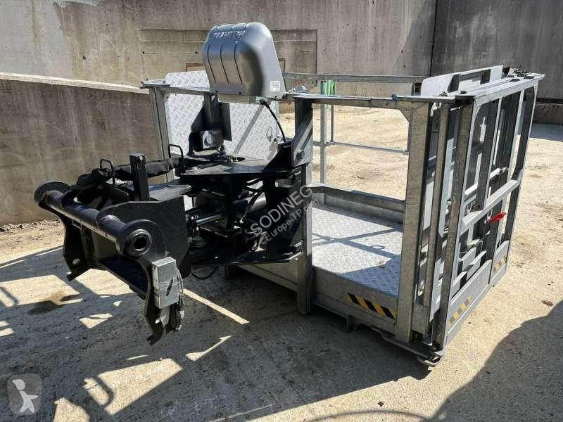 رافعة شوكية تلسكوبية Manitou