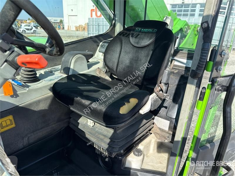 Încărcător telescopic Merlo P40.17