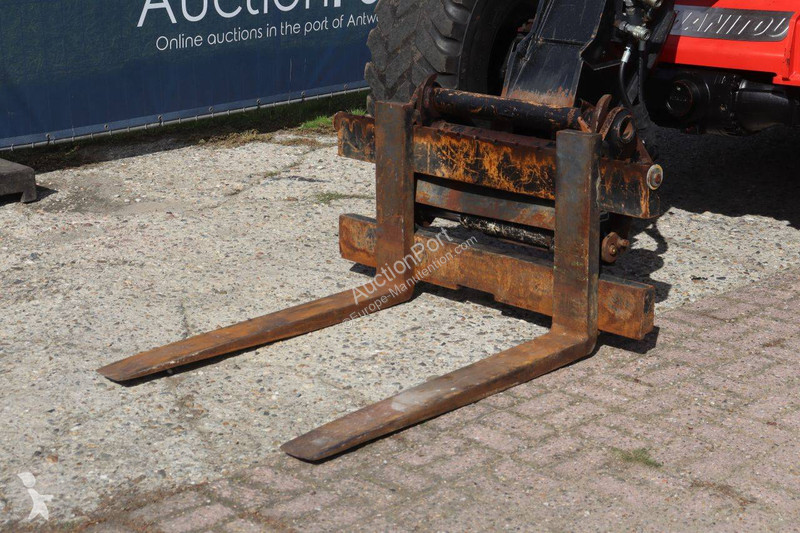 Manitou MLT 741-140 V+ telescopic handler