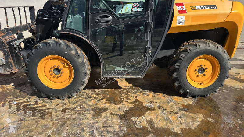 Teleskopický vozík JCB TH 4X4