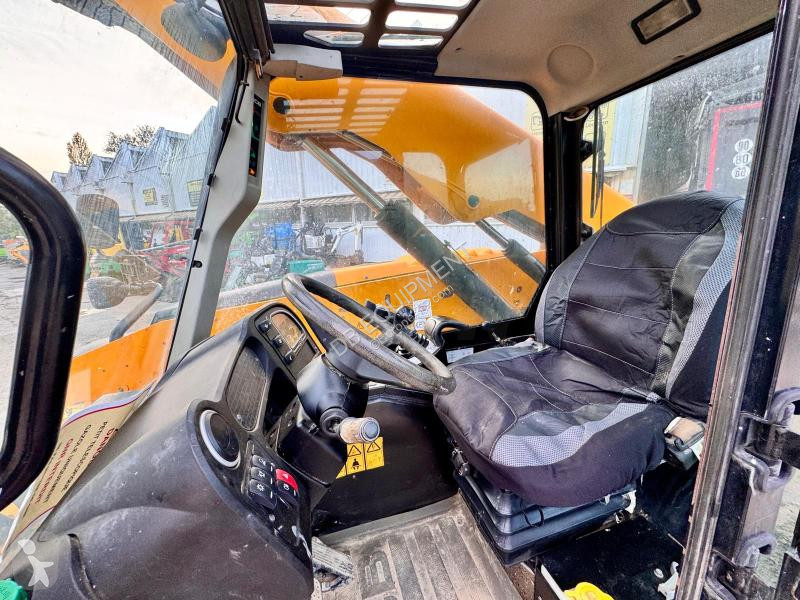 رافعة شوكية تلسكوبية JCB  525-60  Chariot...