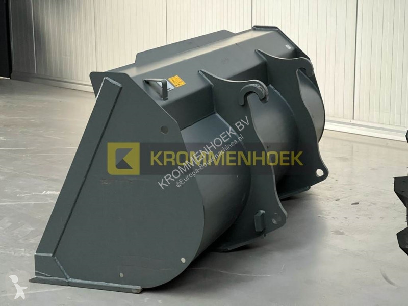رافعة شوكية تلسكوبية Liebherr T 60-9