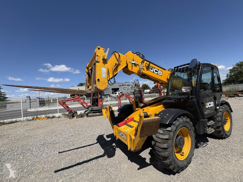 Încărcător telescopic JCB