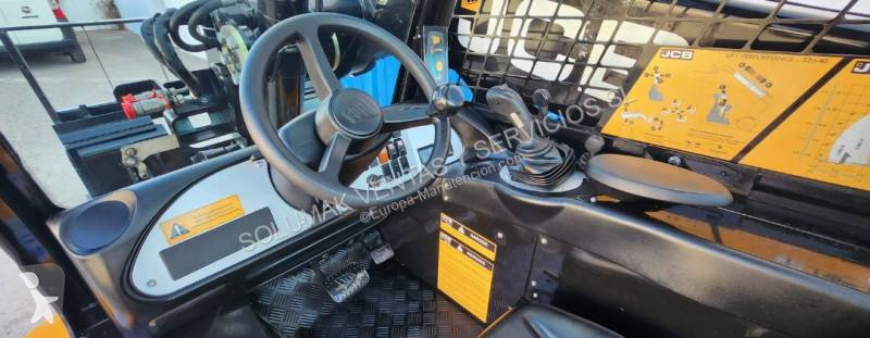 Chariot télescopique JCB