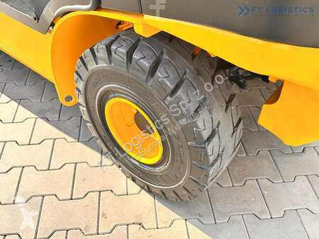 Încărcător telescopic JCB
