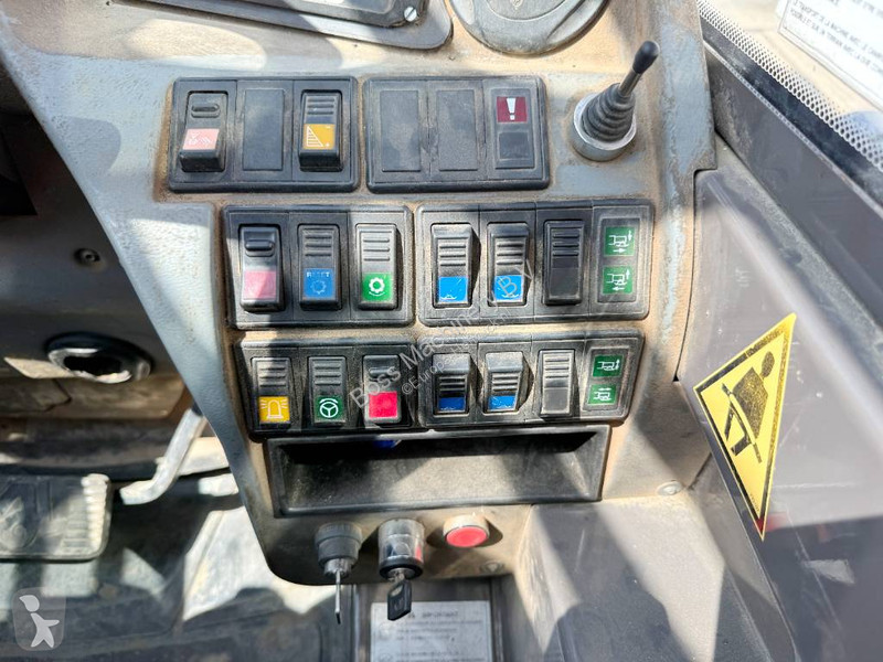 رافعة شوكية تلسكوبية Manitou MRT2150+ Privilege...