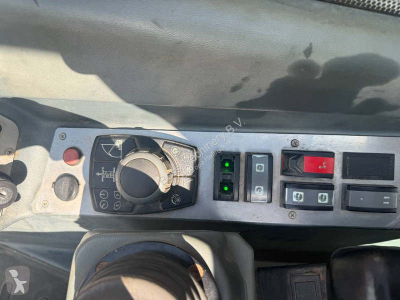 Încărcător telescopic Magni 5.30 - Remote...