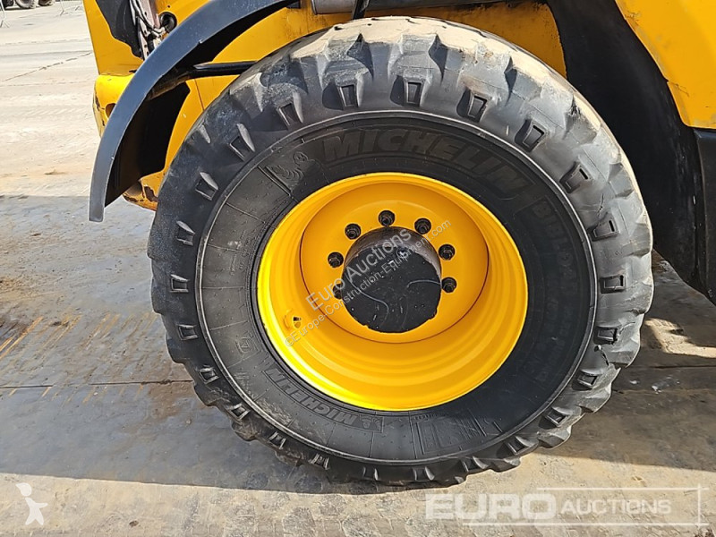 Teleskopický vozík JCB 560-80