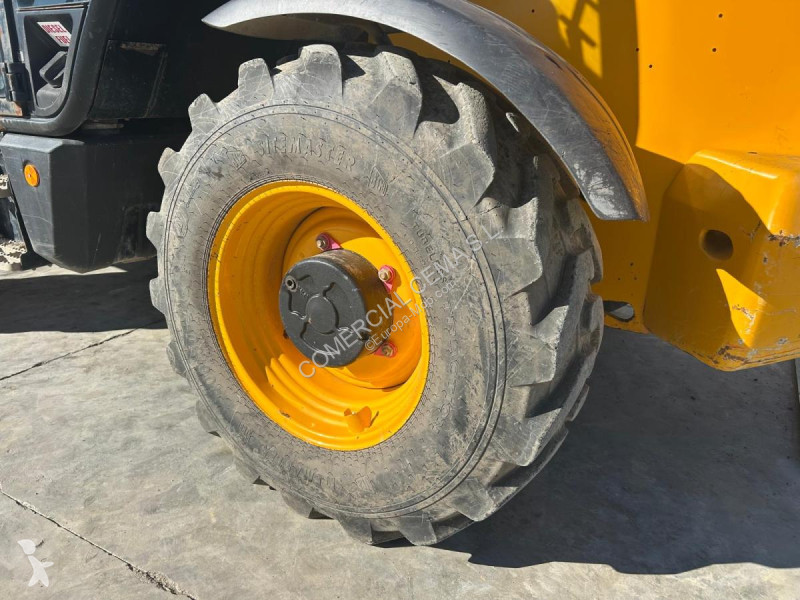 رافعة شوكية تلسكوبية JCB