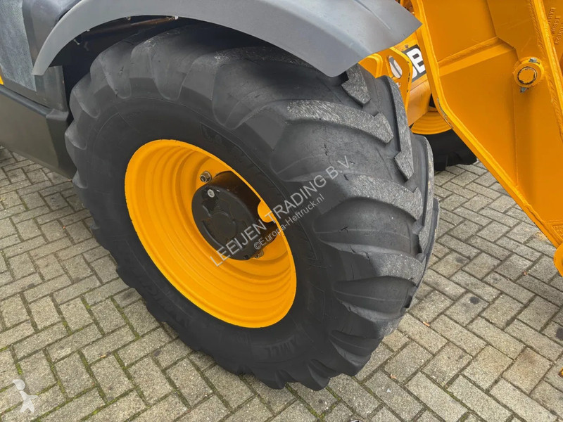 رافعة شوكية تلسكوبية JCB Agripro Telehandler,...