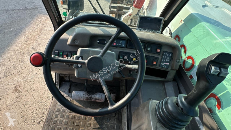 Teleskopický manipulátor Manitou MLT845