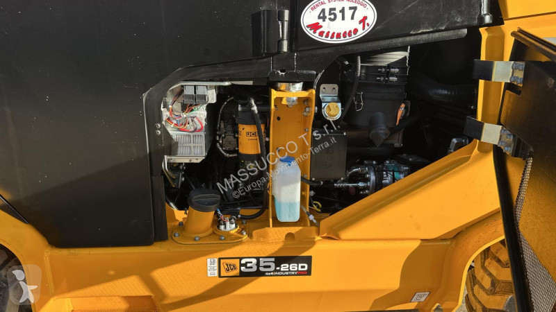 رافعة شوكية تلسكوبية JCB 35-26D 4x4