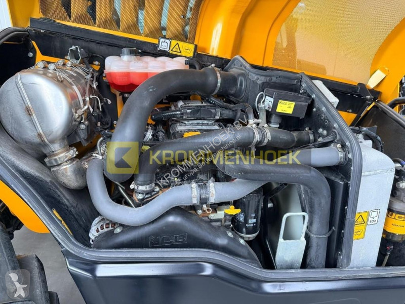 رافعة شوكية تلسكوبية JCB HiViz