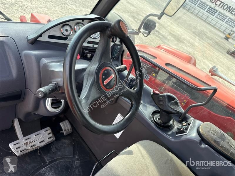Телескопічний навантажувач Manitou...