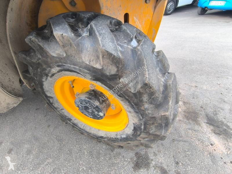 رافعة شوكية تلسكوبية JCB