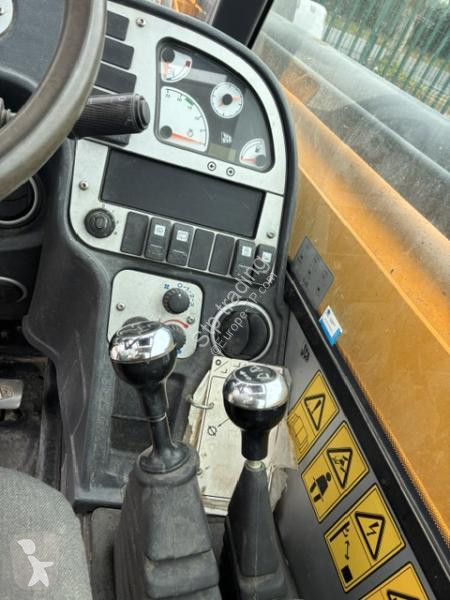 رافعة شوكية تلسكوبية JCB