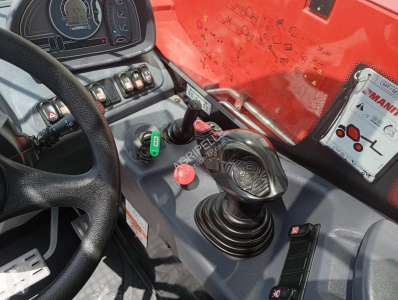 Teleskopický manipulátor Manitou  MT625