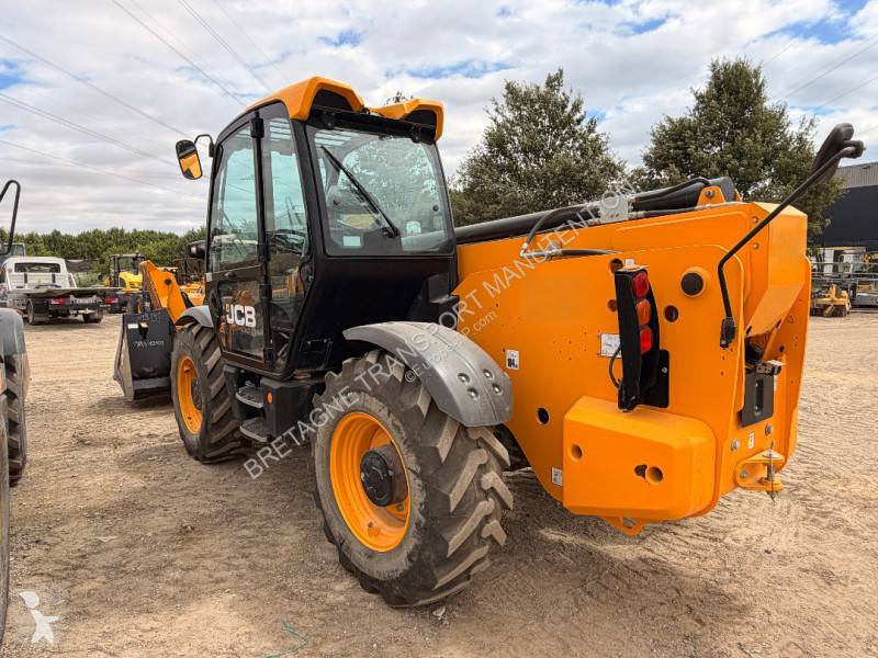 Teleskopický manipulátor JCB 540-180