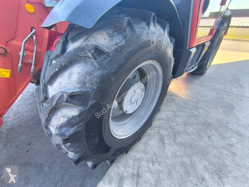 رافعة شوكية تلسكوبية JCB