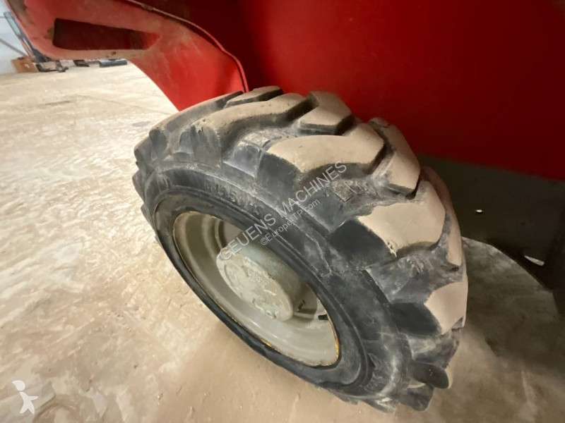 رافعة شوكية تلسكوبية JCB