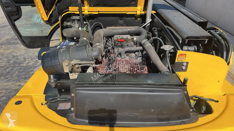رافعة شوكية تلسكوبية JCB 4x4
