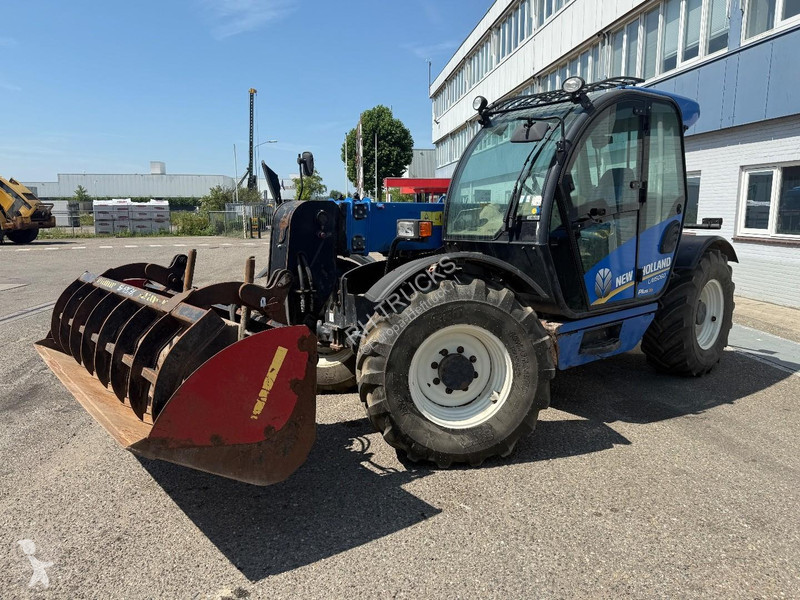 Teleskopický manipulátor New Holland LM5060 CE7...