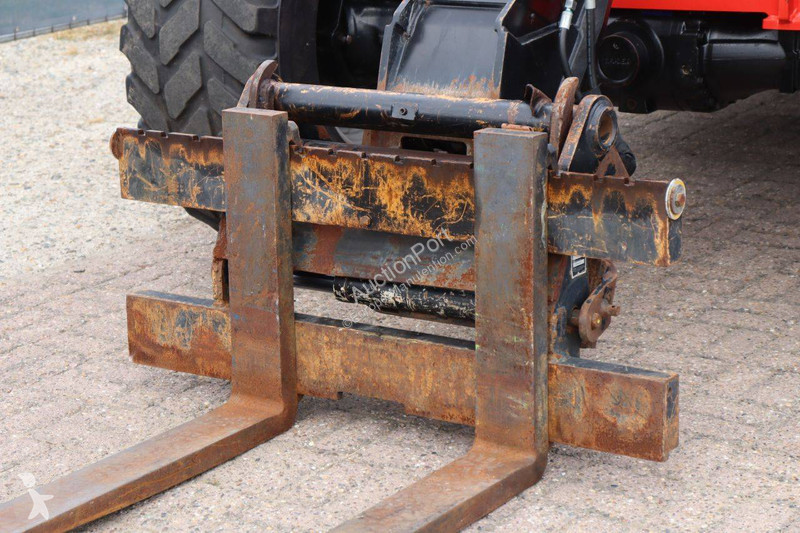 Телескопический погрузчик Manitou MLT 741-140